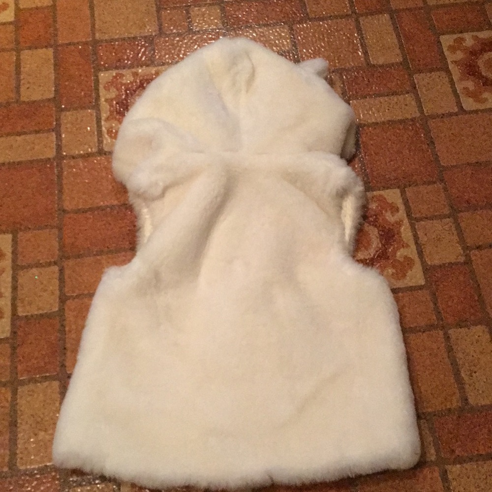 Crazy 8 Cream Faux Fur Vest Size 12-24M - Picture 5 of 6